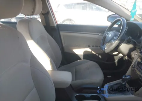 2017 Hyundai Elantra Se z USA, uszkodzony, nr VIN 5NPD84LF1HH014960